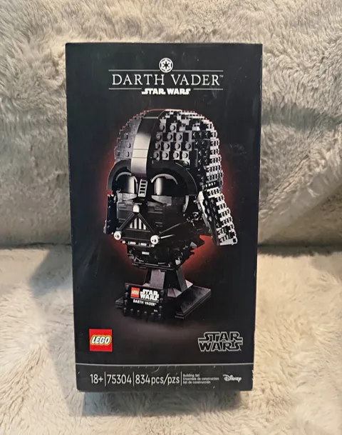 LEGO Star Wars Darth Vader Helmet 75304 Set 834 Pieces w/ Display Stand (Box)