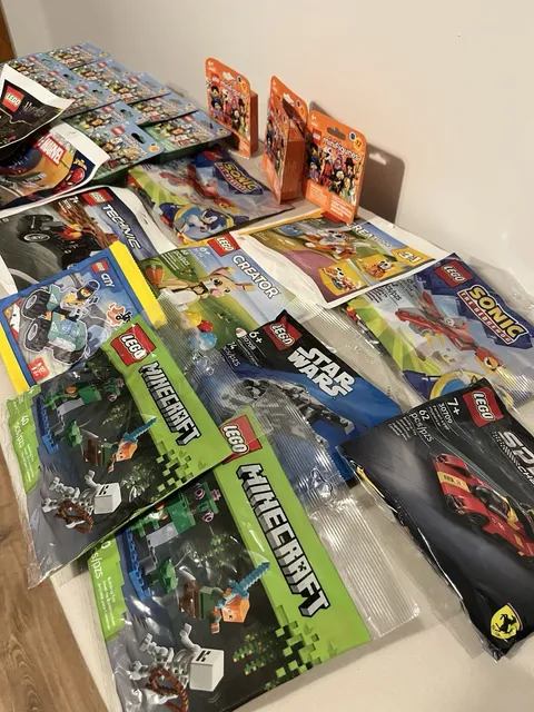 Halloween Lego Pumpkin With Assorted Lego Minifigures And Polybag Lot