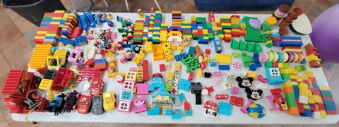 HUGE LEGO DUPLO LOT of  CLOSE TO 450 PIECES INCLUDES MAC 4 CARS 9 DISNEY FIGURES
