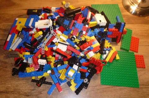 LEGO ASSORTED MULTICOLOR MIXED LOT PIECES WITH CONTAINER