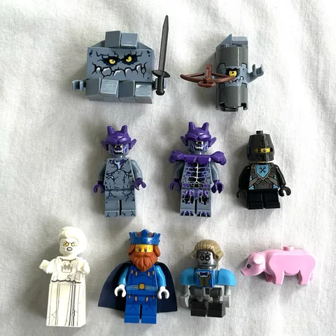 LEGO 70357 Nexo Knights King Halbert Stone Stomper Statue Trickster Minifigures