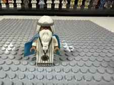 Lego The Lego Movie Vitruvius With Medallion Minifigure tlm071