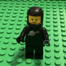 LEGO Classic Black Astronaut Minifigure