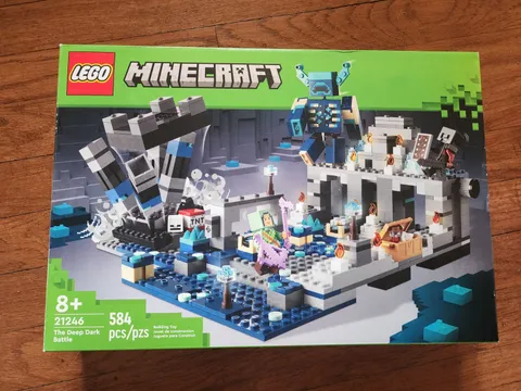 Retired Lego Minecraft The Deep Dark Battle 21246 COMPLETE