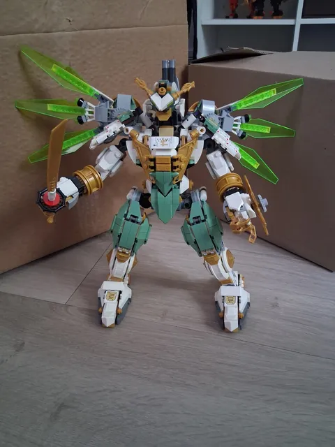 LEGO NINJAGO: Lloyd's Titan Mech (2019)(70676) (NO FIGURES INCLUDED)