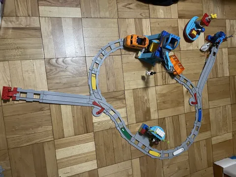 LEGO DUPLO Cargo Train 10875 - Track Layout, Cranes & Accessories Read Descrip