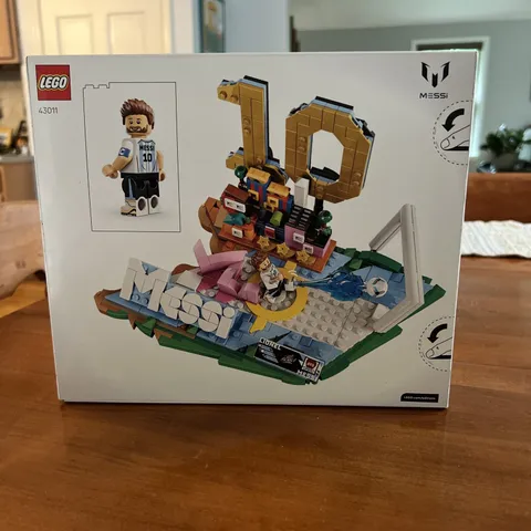LEGO Editions Lionel Messi – Soccer Highlights - Building Set 43011