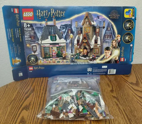 LEGO Harry Potter: Hogsmeade Village Visit (76388) (Complete W/Minifigs and Box)