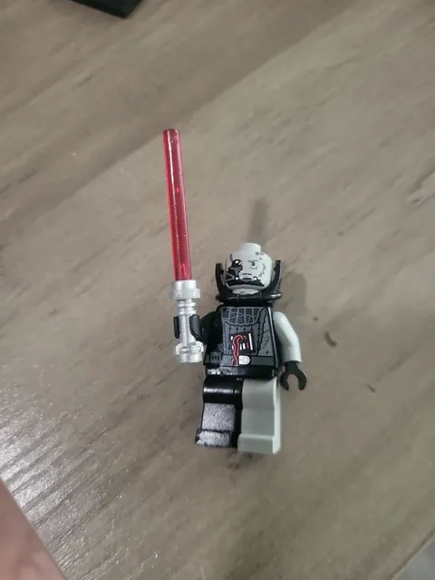 LEGO Star Wars 2008 Darth Vader Battle Damaged Rogue Shadow 7672