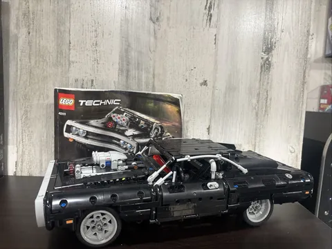LEGO Technic Dom’s Dodge Charger 42111 w/instructions, no box