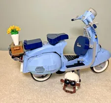 LEGO Creator Icons Vespa 125 Large Scooter Set 10298 Complete And Built