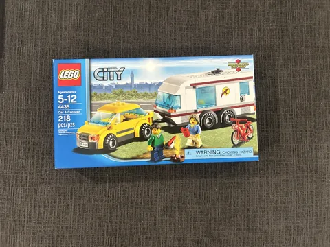 LEGO CITY: Car and Caravan (4435)