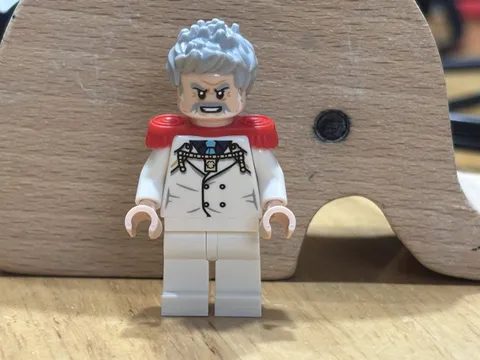 LEGO One Piece Admiral Garp Exclusive Brand New Rare Minifigure from Set 75646