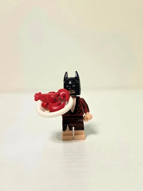 LEGO Batman Movie Lobster Lovin’ Batman Minifigure (coltlbm01)