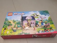 LEGO Friends: Beekeepers' House and Flower Garden (42669)