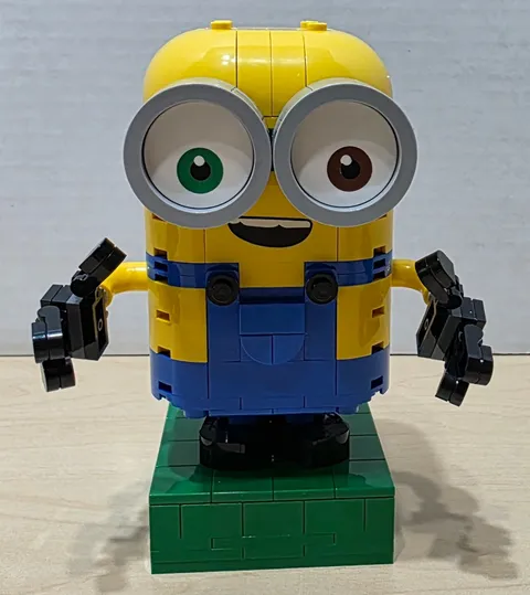New LEGO Brick-Built Minions Minion Bob Sculpture Storage Container & Base 75551