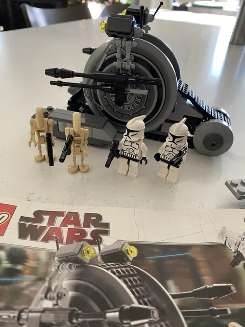 LEGO Star Wars: Corporate Alliance Tank Droid (7748), Complete