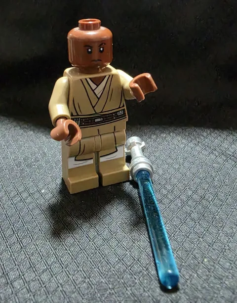 LEGO Star Wars Mace Windu Master Jedi Minifig W/Blue Lightsaber