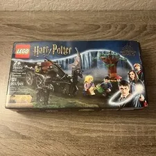 LEGO Harry Potter: Hogwarts Carriage and Thestrals (76400) Sealed Damaged Box!