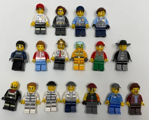 LEGO Minifigure Lot 17 City Police Firefighter Prisoner Farmer Construction Work