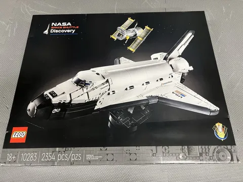 LEGO Icons NASA Space Shuttle Discovery 10283 Set 2354 pcs 18+ Box