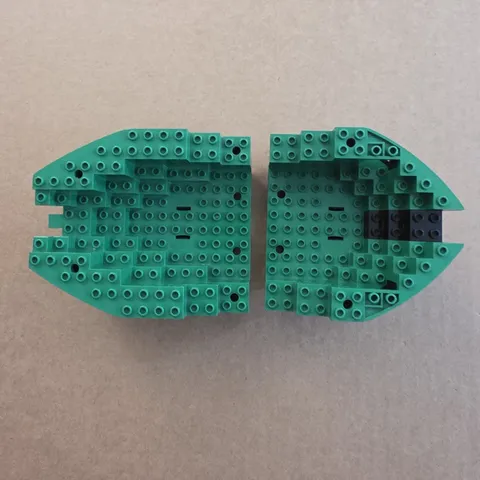 Vintage LEGO 6250 - 2 pieces of pirate black boat hull, bow and stern 