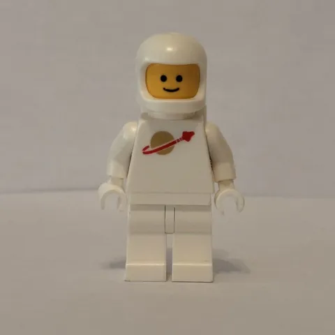LEGO CLASSIC SPACE MINIFIGURE WHITE SPACEMAN ASTRONAUT -small scratch on mouth.