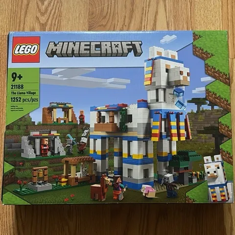 LEGO Minecraft The Llama Village 21188 Complete Set 1252 pcs w/ Instructions