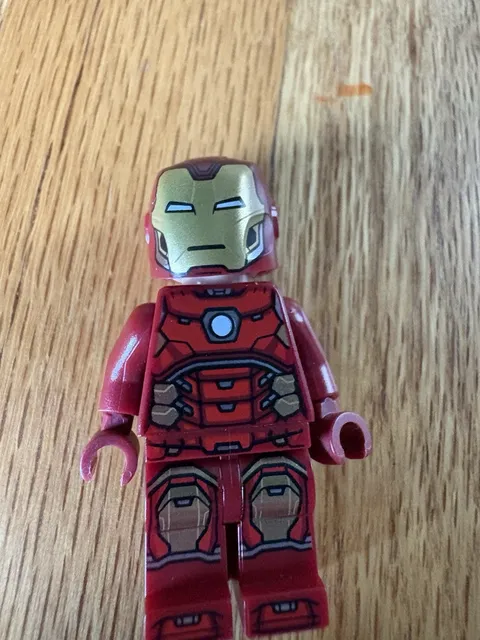 LEGO Iron Man Minifigure Red Armor Helmet Head Plastic Figure