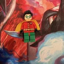 LEGO Robin Minifigure sh0112a Very Short Yellow Cape Batman II DC Super Heroes
