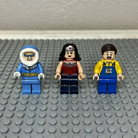 RARE | LEGO DC Wonder Woman, Captain Cold, and Truck Driver from Set 76026