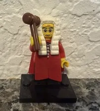 LEGO Minifigure Series 9 Judge w/ Robe & Gavel col138 - 71000 le337