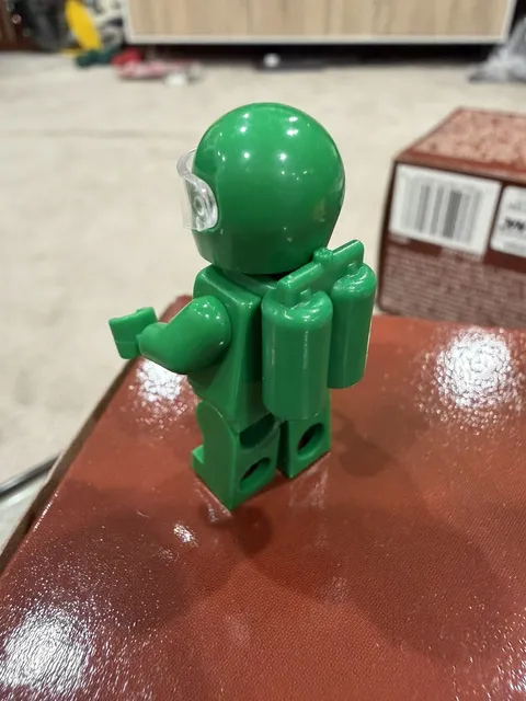 LEGO Classic Space Man Minifig idea007 Ideas Green W/Air Tanks RARE! 21109 Yve