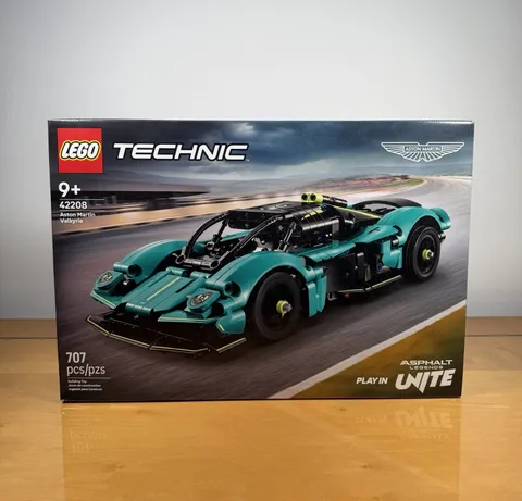 LEGO Technic Aston Martin Valkyrie 42208 707pcs 9+ Asphalt Legends Unite