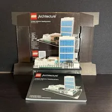 LEGO ARCHITECTURE: United Nations Headquarters (21018)