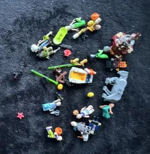 LEGO Minifigure & Accessories Lot w/ Horse Mixed Parts and Figures Plastic