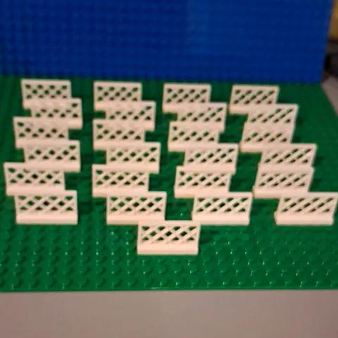 LEGO Fence 1 x 4 x 2 Lattice in White. Lot Of 25.