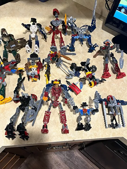 LEGO BIONICLE Bulk Lot Multicolor Figures, Parts & Accessories 10+ Pieces