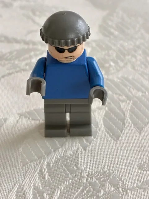 LEGO Batman I: Mr. Freeze’s Henchman Minifigure bat012