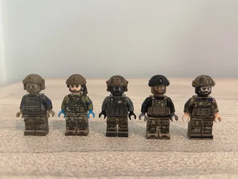 BRICKMANIA RARE UKRANIAN MINIFIGURE LOT
