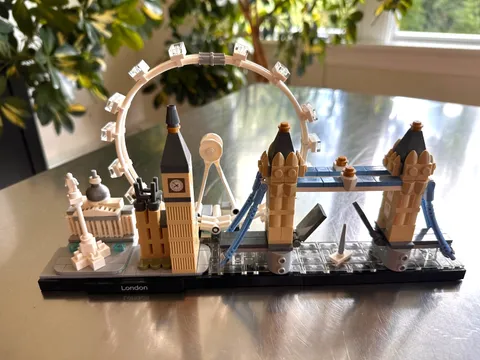LEGO Architecture London Skyline 21034 Complete Preowned Retired 468 Pcs Great!