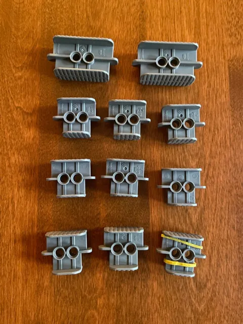 LEGO RUBBER BAND / BELT HOLDER LOT  41752  41753