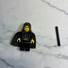 Emperor Palpatine - Yellow Head, Yellow HandsItem No: sw0041