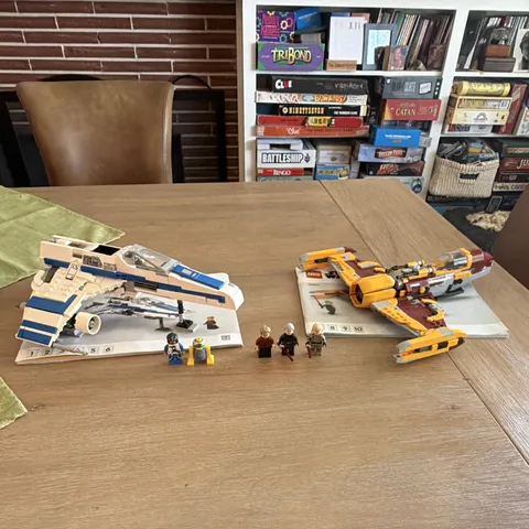 Asoka, New Republic And Enemy Starfighter Battle Lego Set 100% Complete.￼