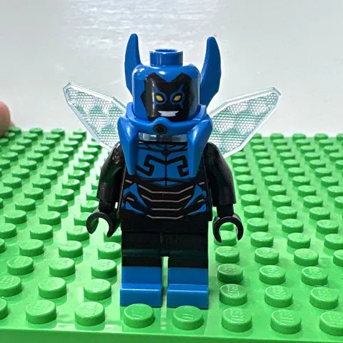 LEGO Blue Beetle Mini-Figure MINT condition (Rare , no damage)