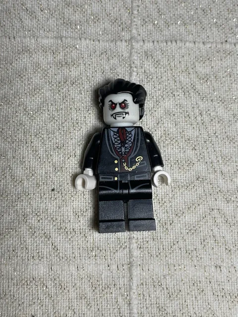 Lego Lord Vampyre 9464 The Vampyre Hearse Monster Fighters Minifigure