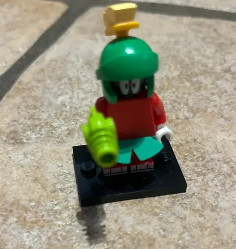 Lego Minifigure Looney Tunes Marvin the Martian Complete from Set 71030-collt-10