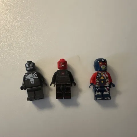 LEGO Marvel Villain Minifigure Lot of 3 Venom Red Skull Justin Hammer