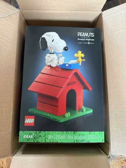 LEGO #21368 Peanuts: Snoopy’s Doghouse with Woodstock  In Hand Ready To Ship