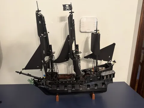 Lego 10365 Pirates of The Caribbean Captain Jack Sparrow's Pirate Ship No Figs